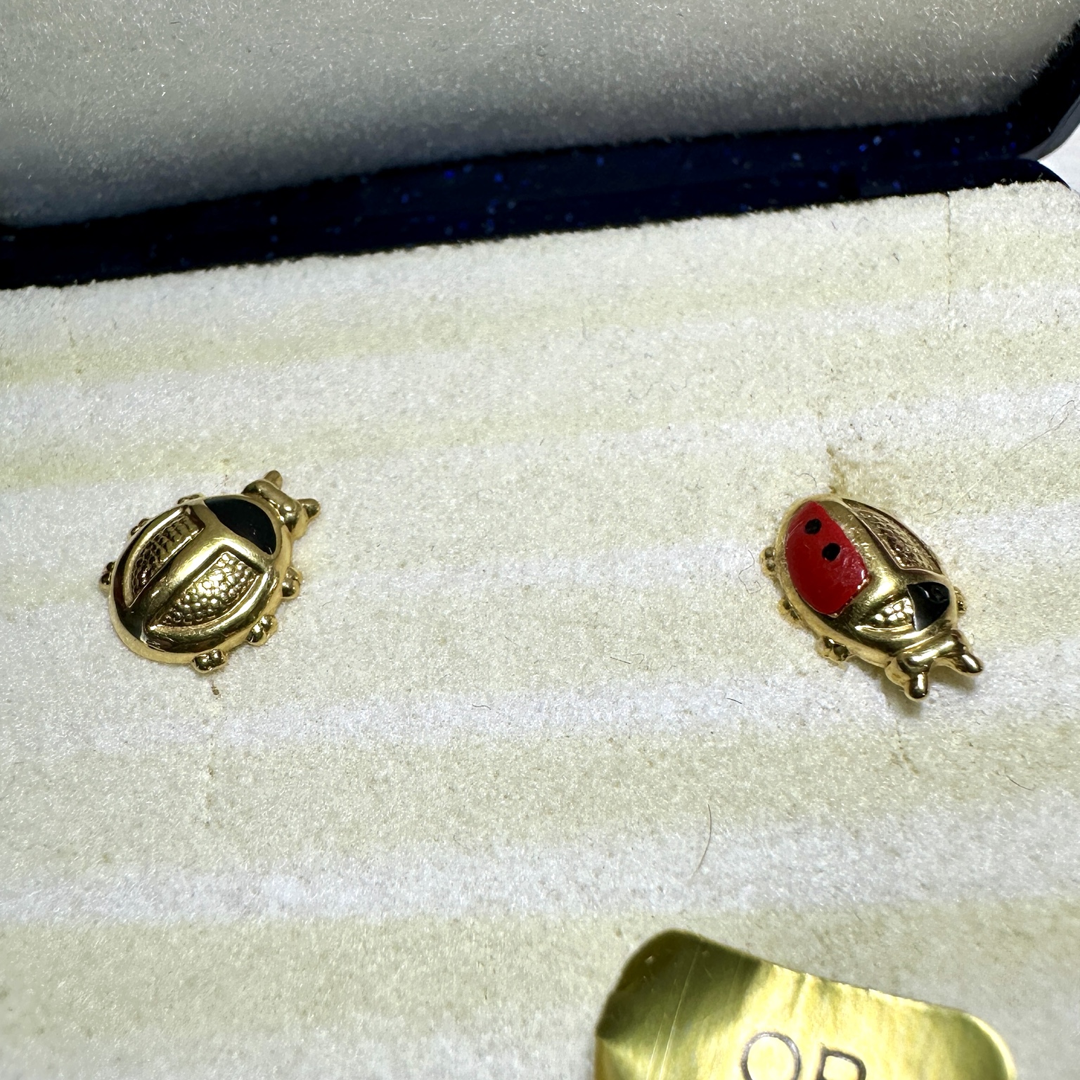 Boucles d’oreilles avant remise en état